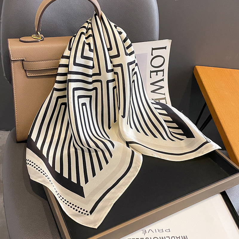 Marchio di lusso Fazzoletto da - Women Fashion Necktie recensione e prezzo